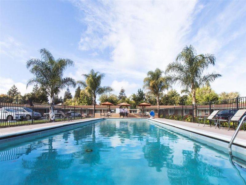 Tri-Valley Inn & Suites Pleasanton Exteriér fotografie